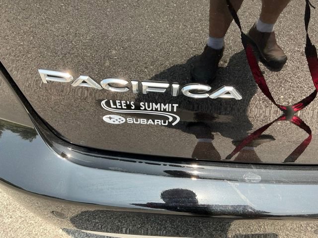 Used 2025 Chrysler Pacifica Select FWD image 5