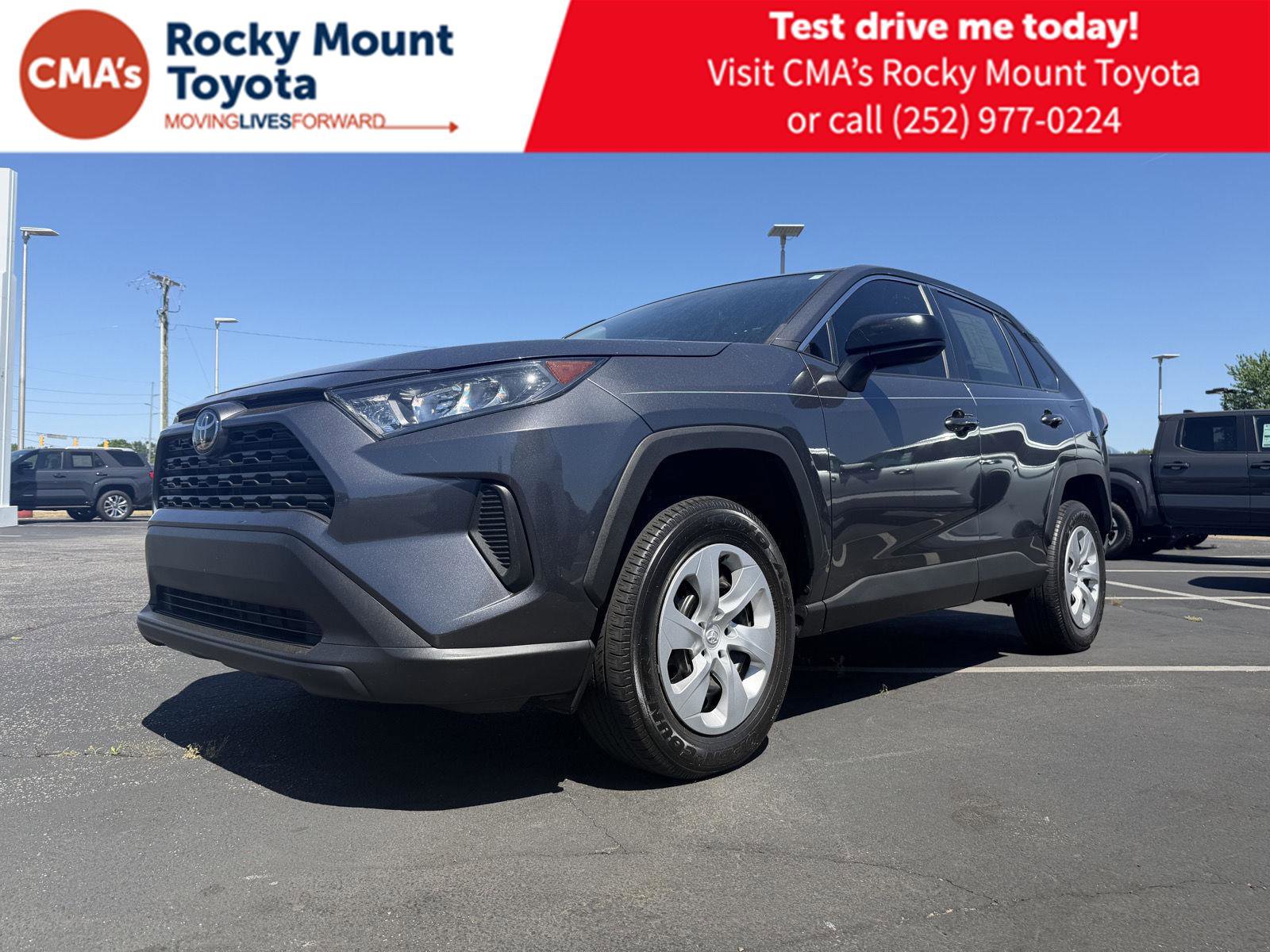 Used 2022 Toyota RAV4 LE FWD image 3