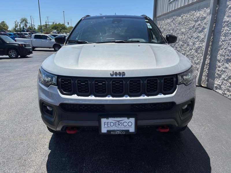Used 2025 Jeep Compass Trailhawk AWD/4WD image 11