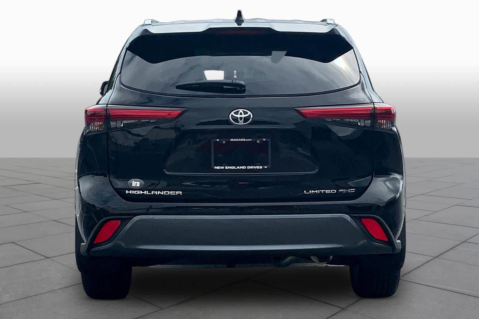 Used 2022 Toyota Highlander Limited AWD/4WD image 9