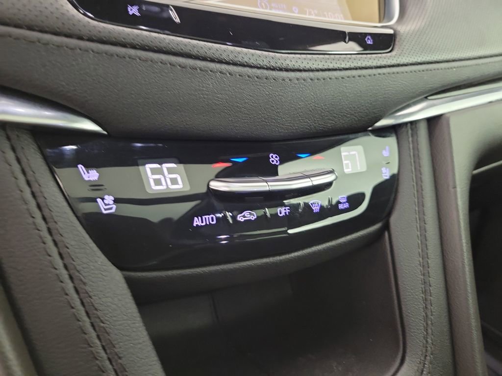 Certified 2022 Cadillac XT5 Premium Luxury w/ Technology Package image 3