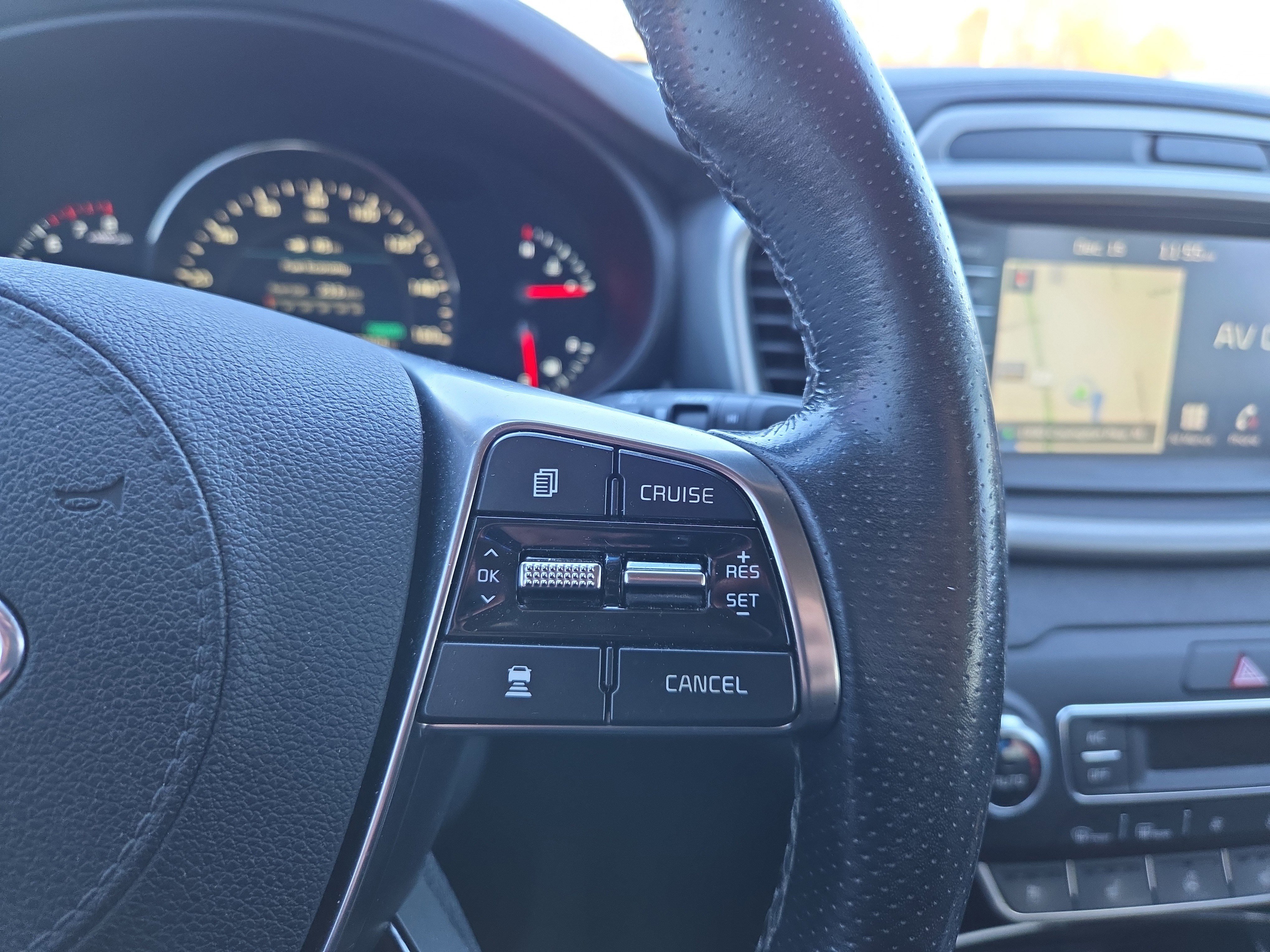 Used 2019 Kia Sorento SX w/ SX Touring Package image 12