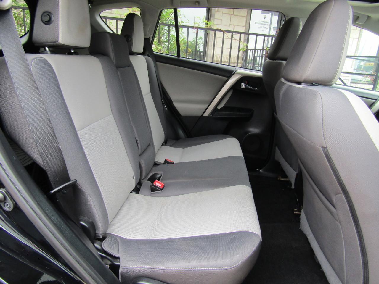 Used 2015 Toyota RAV4 XLE FWD image 13