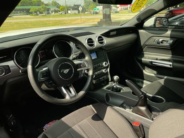 Used 2022 Ford Mustang GT RWD image 11