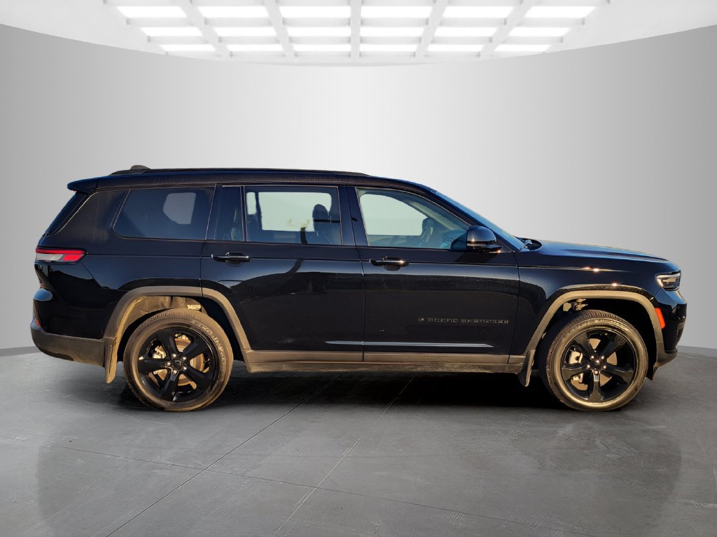 Used 2025 Jeep Grand Cherokee L Altitude AWD/4WD image 3