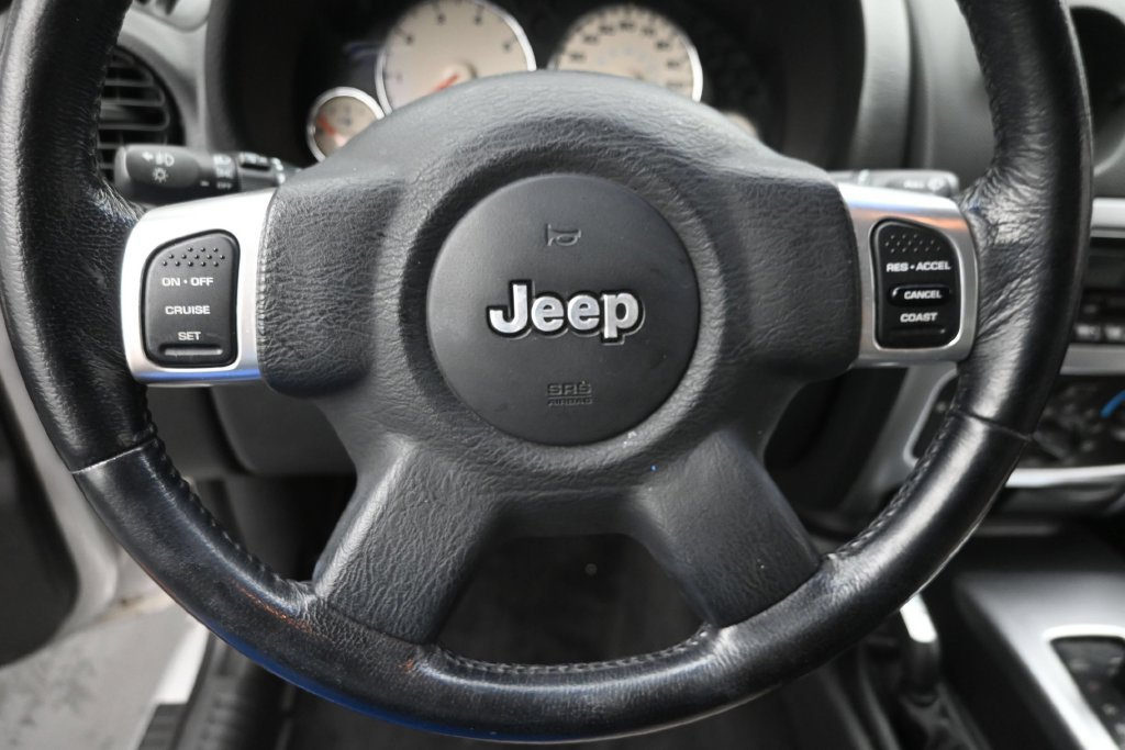 Used 2002 Jeep Liberty Limited AWD/4WD image 17