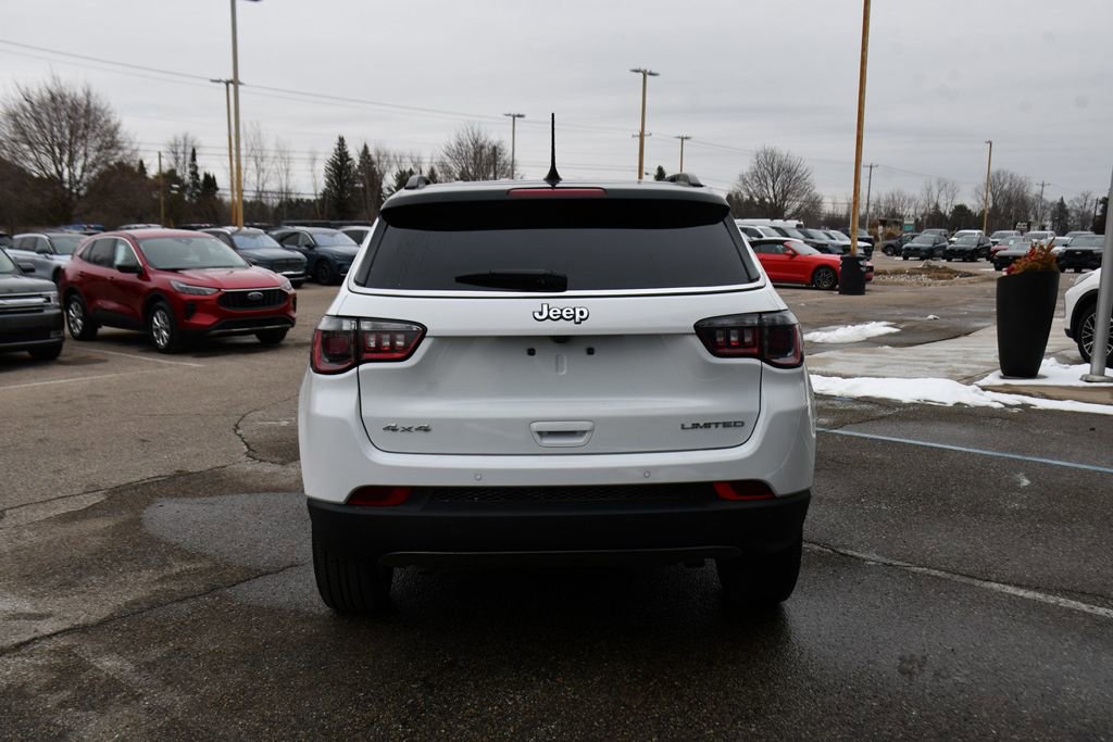 Used 2024 Jeep Compass Limited image 5