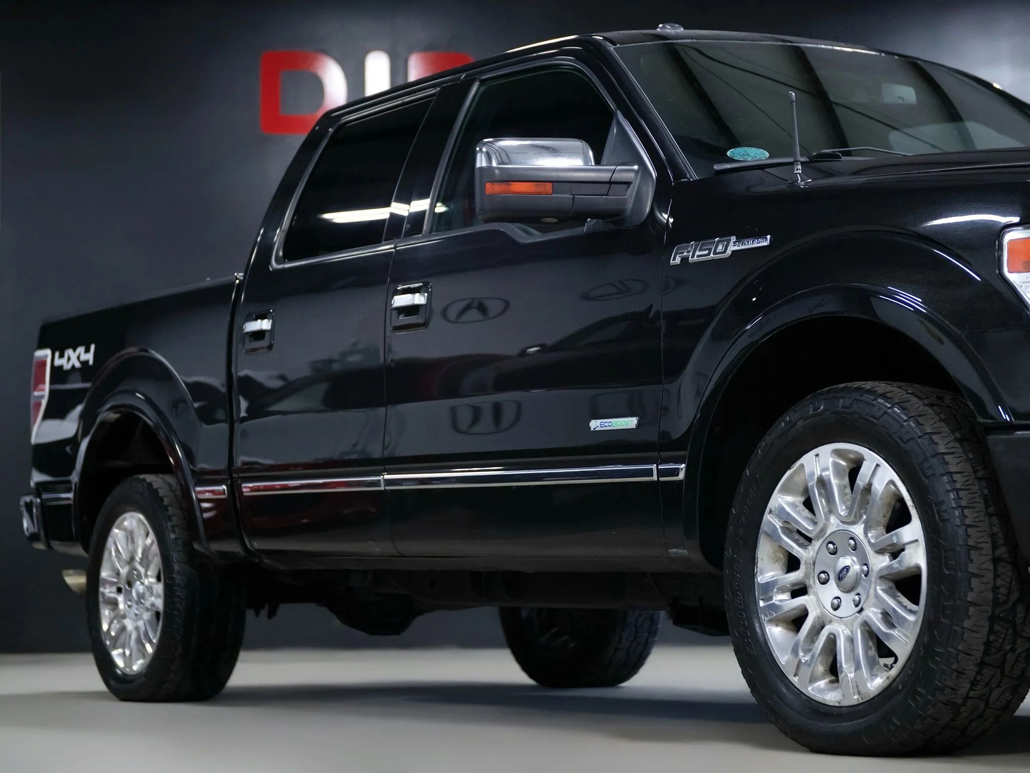 Used 2013 Ford F150 Platinum image 2