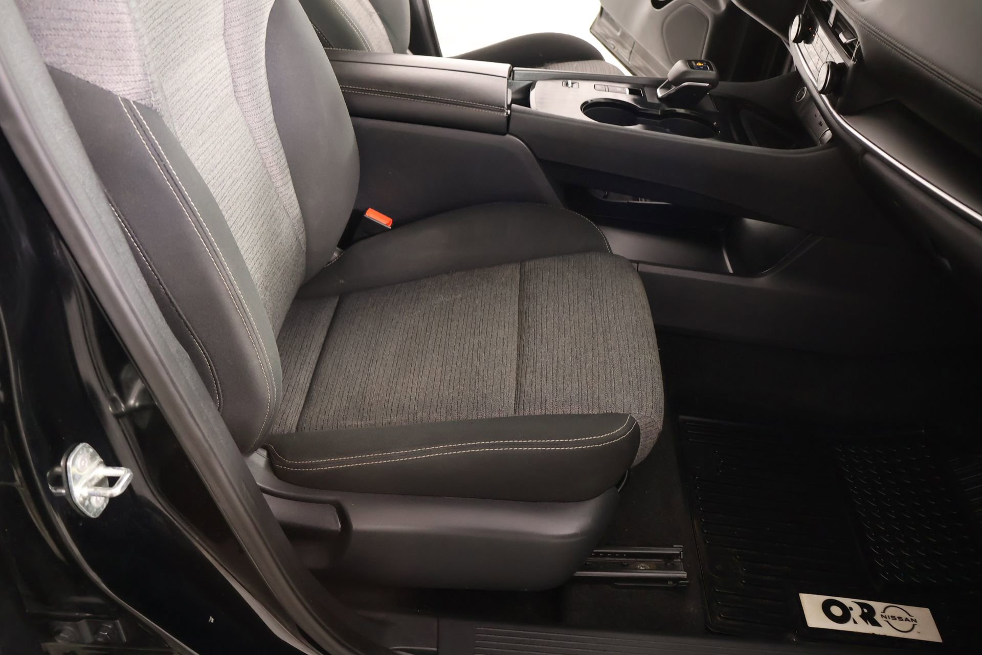Used 2021 Nissan Rogue S FWD image 12