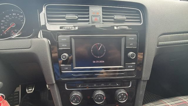 Used 2018 Volkswagen Golf 4-Door FWD image 24