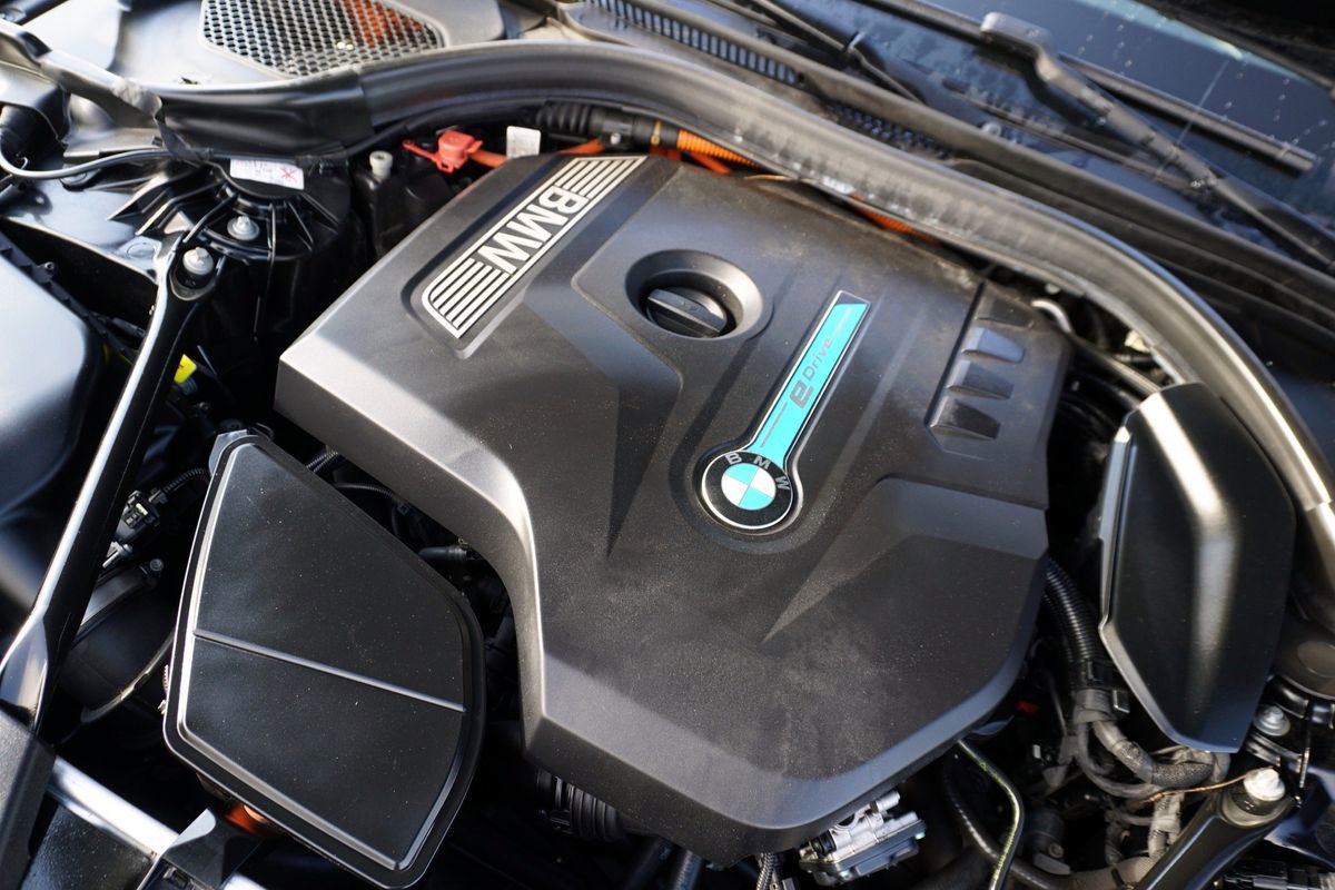 Used 2018 BMW 530e xDrive image 12