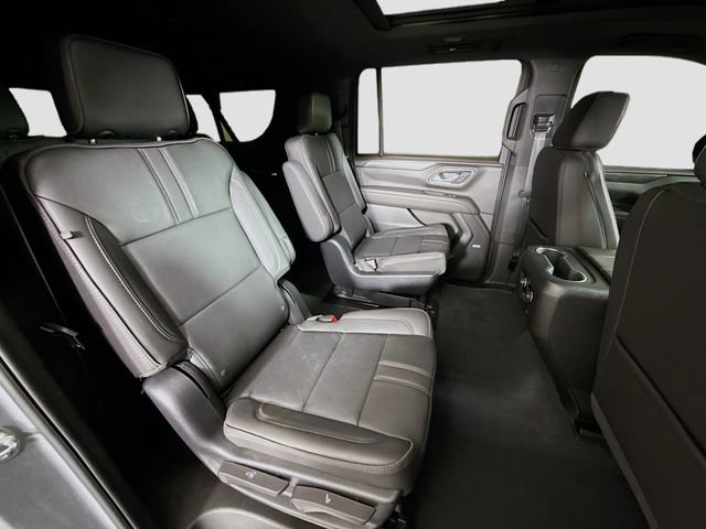 Used 2024 Chevrolet Suburban RST w/ Luxury Package image 28