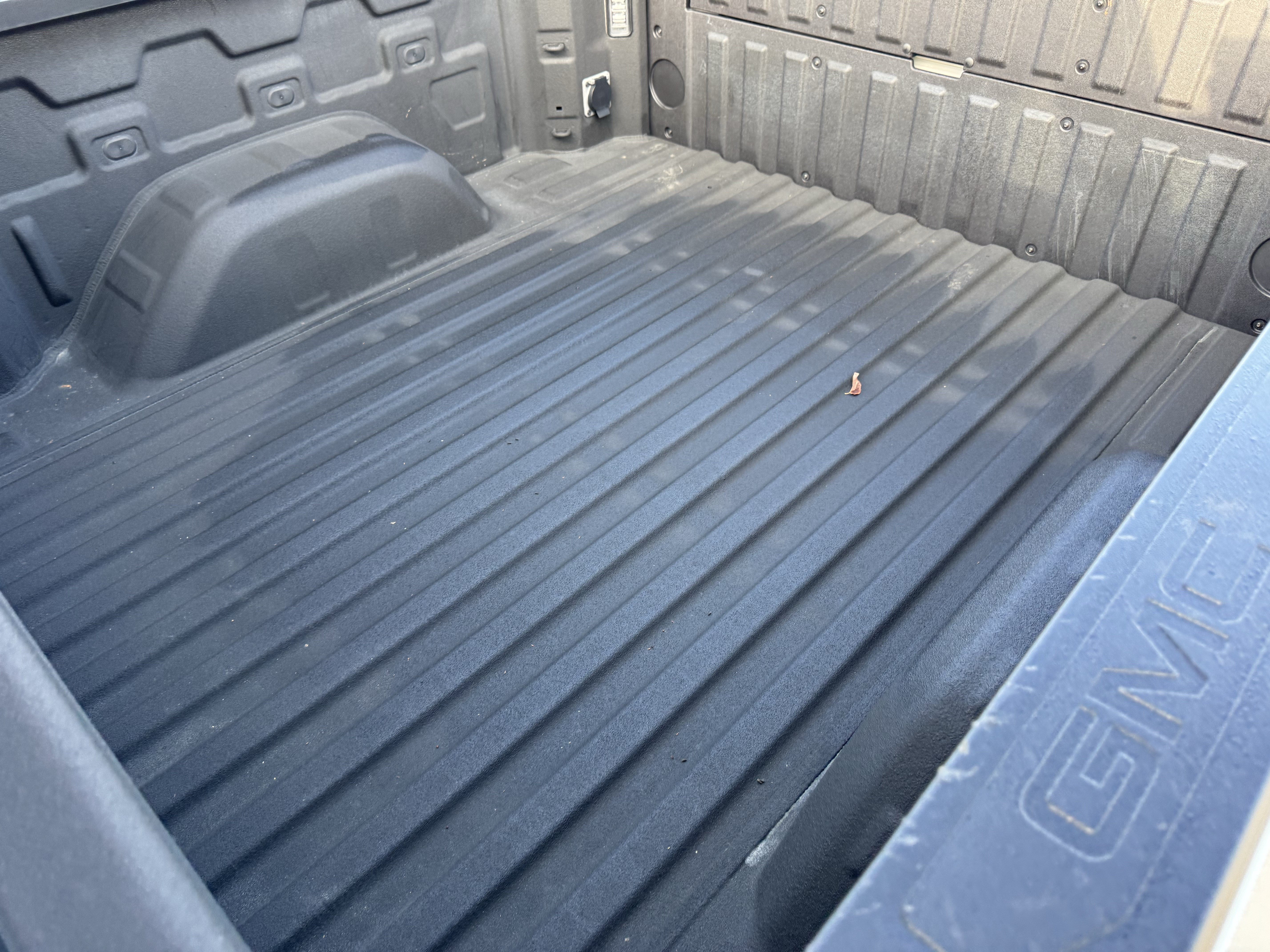 Used 2023 GMC Sierra 1500 SLT RWD image 26