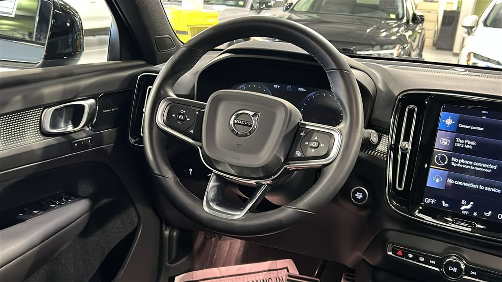 Used 2022 Volvo XC40 T5 R-Design w/ Advanced Package AWD/4WD image 22