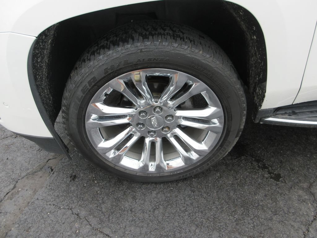 Certified 2018 Cadillac Escalade Luxury w/ LPO, Radiant Package AWD/4WD image 15