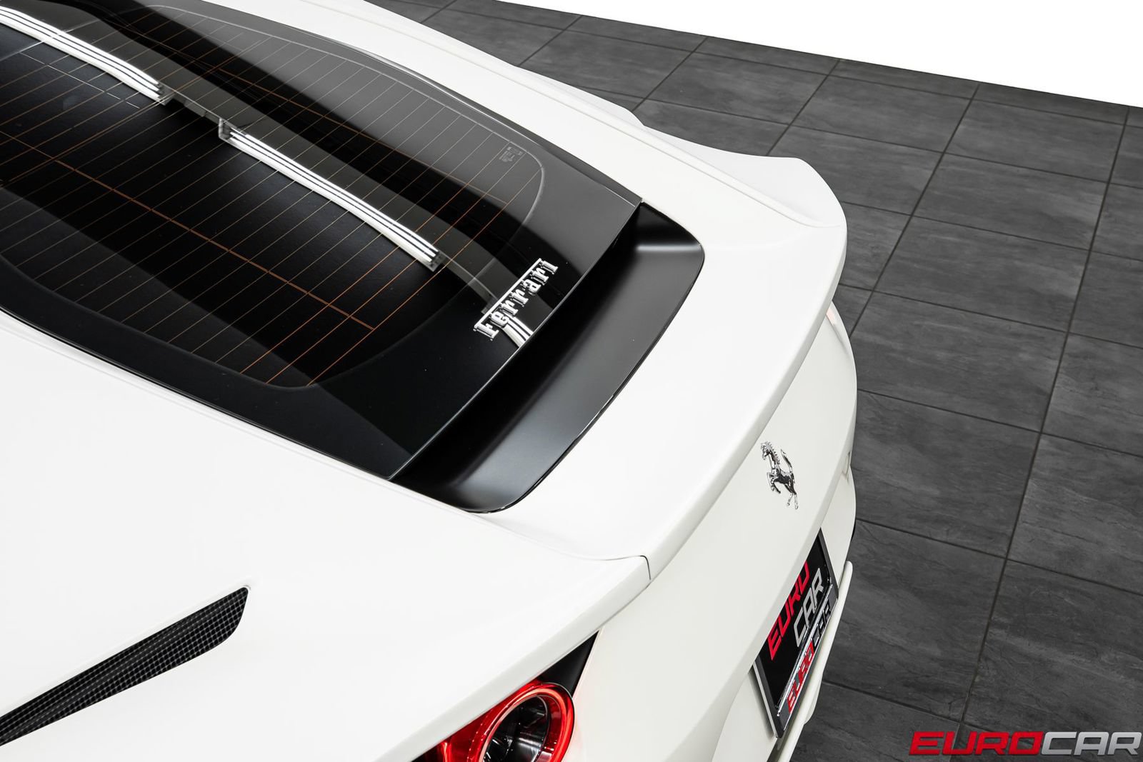 Used 2020 Ferrari 812 Superfast RWD image 18
