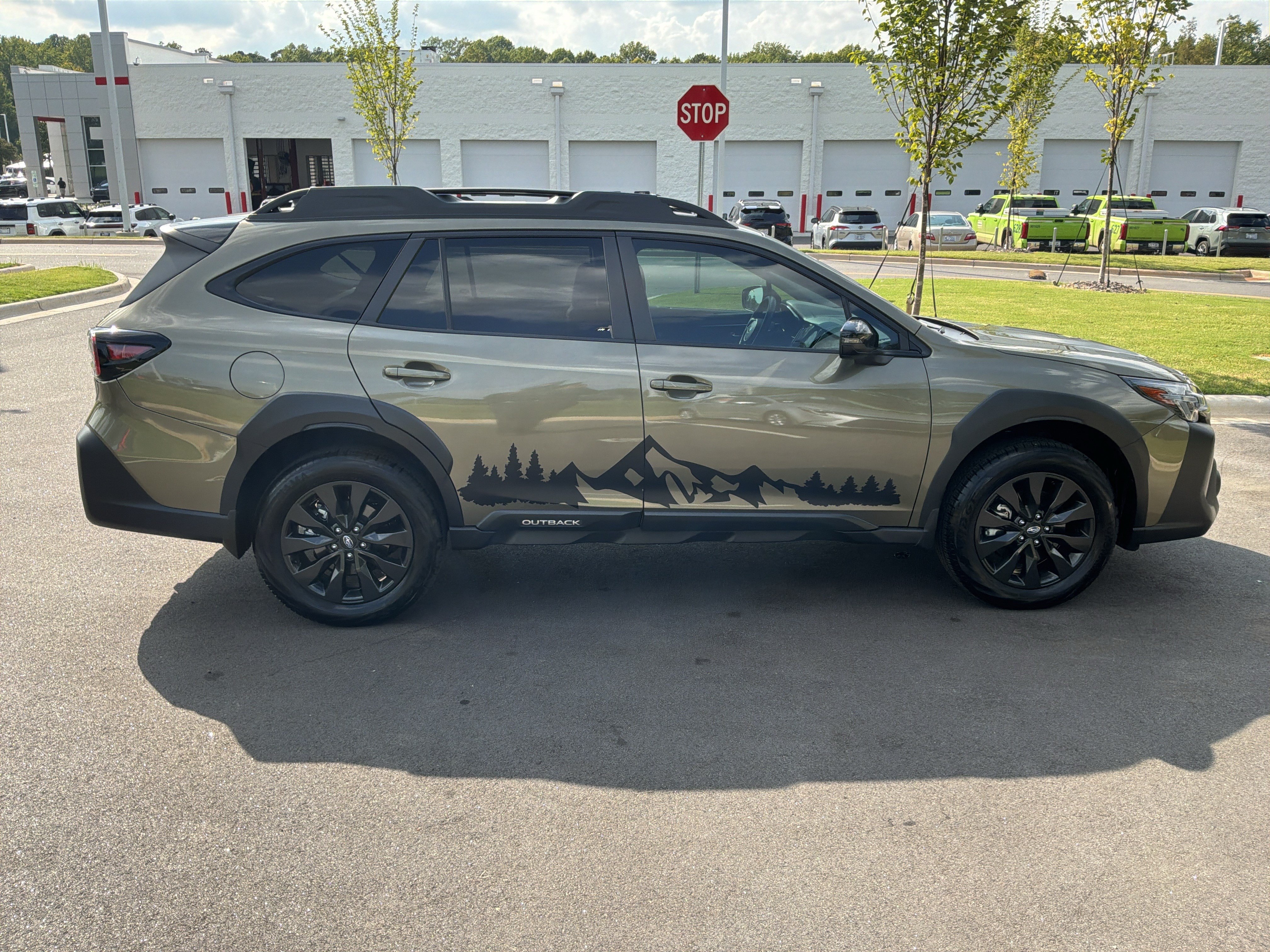 Used 2025 Subaru Outback Onyx Edition w/ Popular Package #2 AWD/4WD image 11