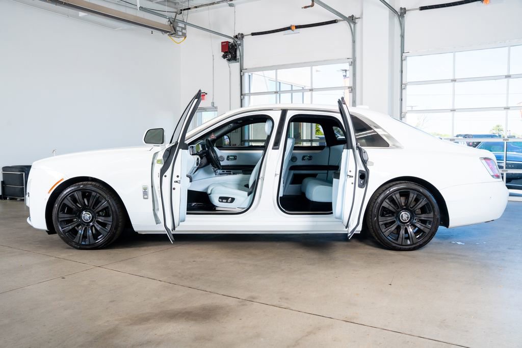 Used 2022 Rolls-Royce Ghost image 8