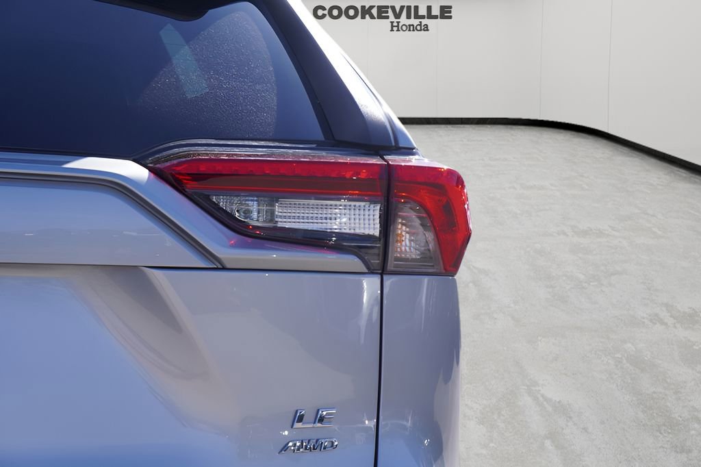 Used 2025 Toyota RAV4 LE AWD/4WD image 6