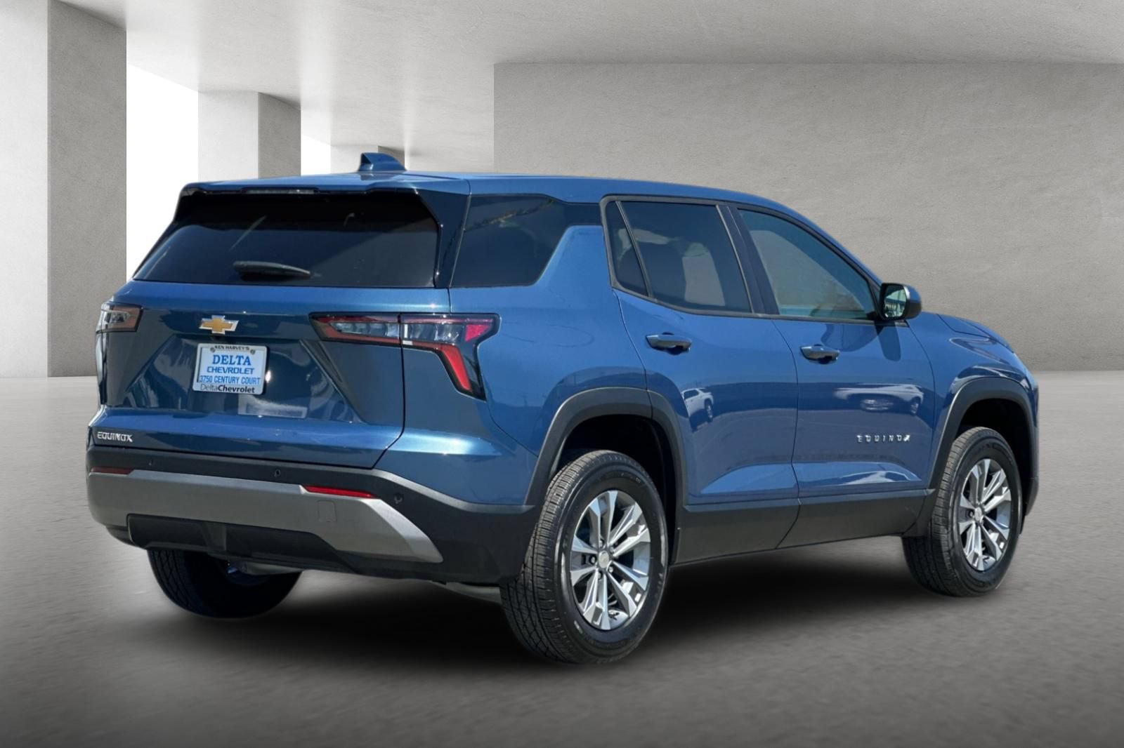 New 2026 Chevrolet Equinox LT w/ Convenience Package II FWD image 4