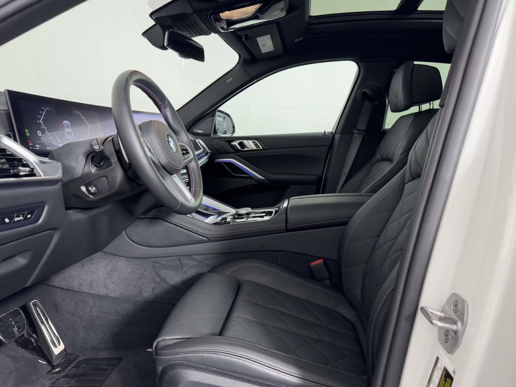 Used 2025 BMW X6 M60i w/ Parking Assistance Package image 4