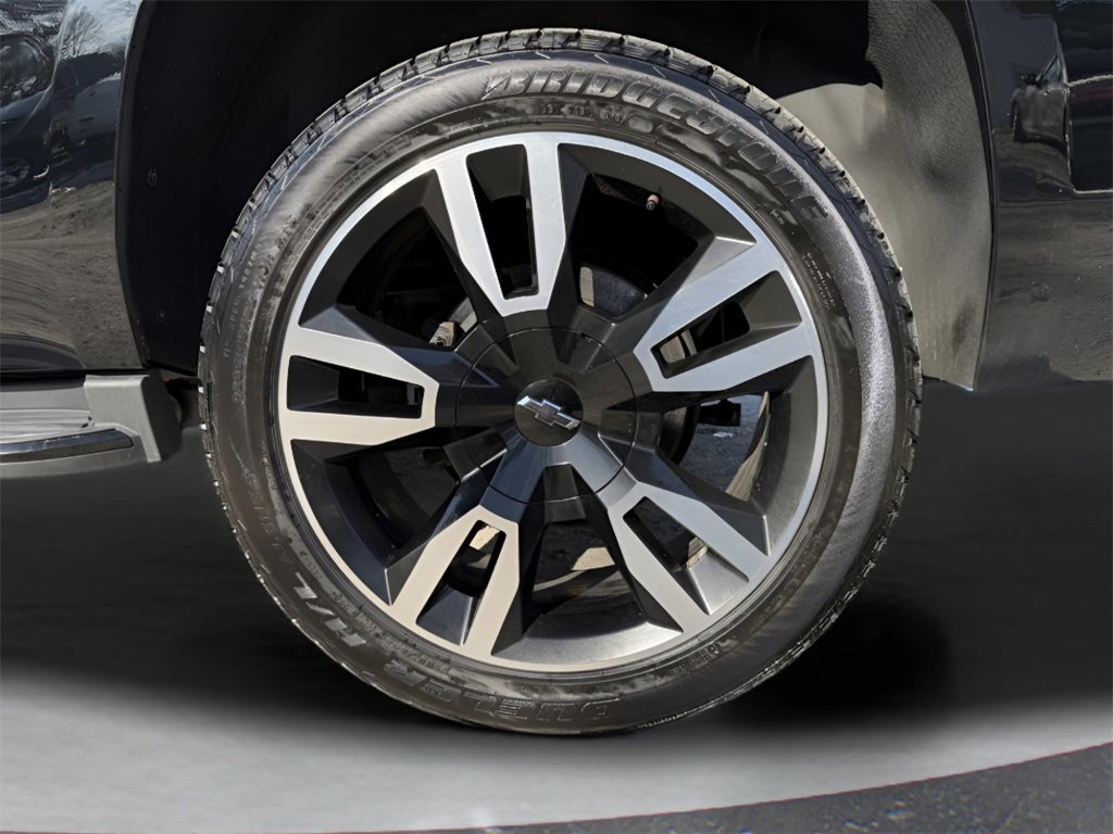 Used 2019 Chevrolet Tahoe LT w/ RST Edition image 11