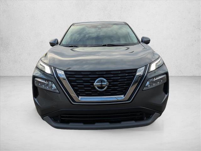 Used 2021 Nissan Rogue SV image 2