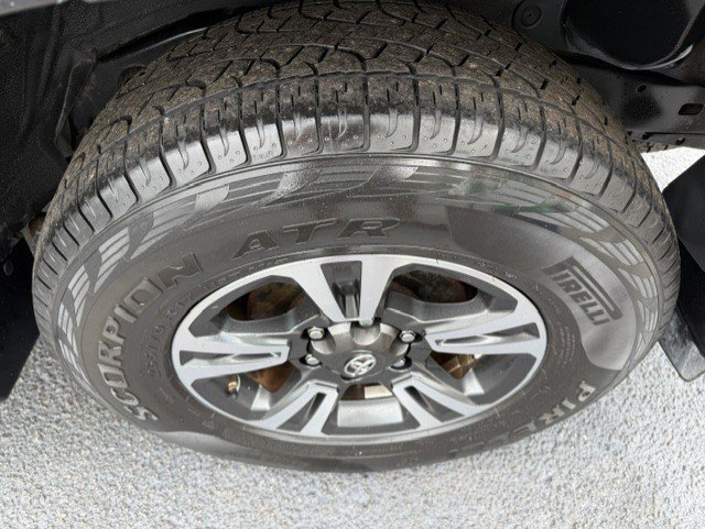 Used 2001 Toyota 4Runner SR5 w/ Sport Pkg AWD/4WD image 8