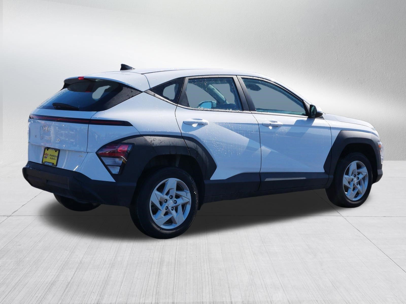 Used 2024 Hyundai Kona SE image 7