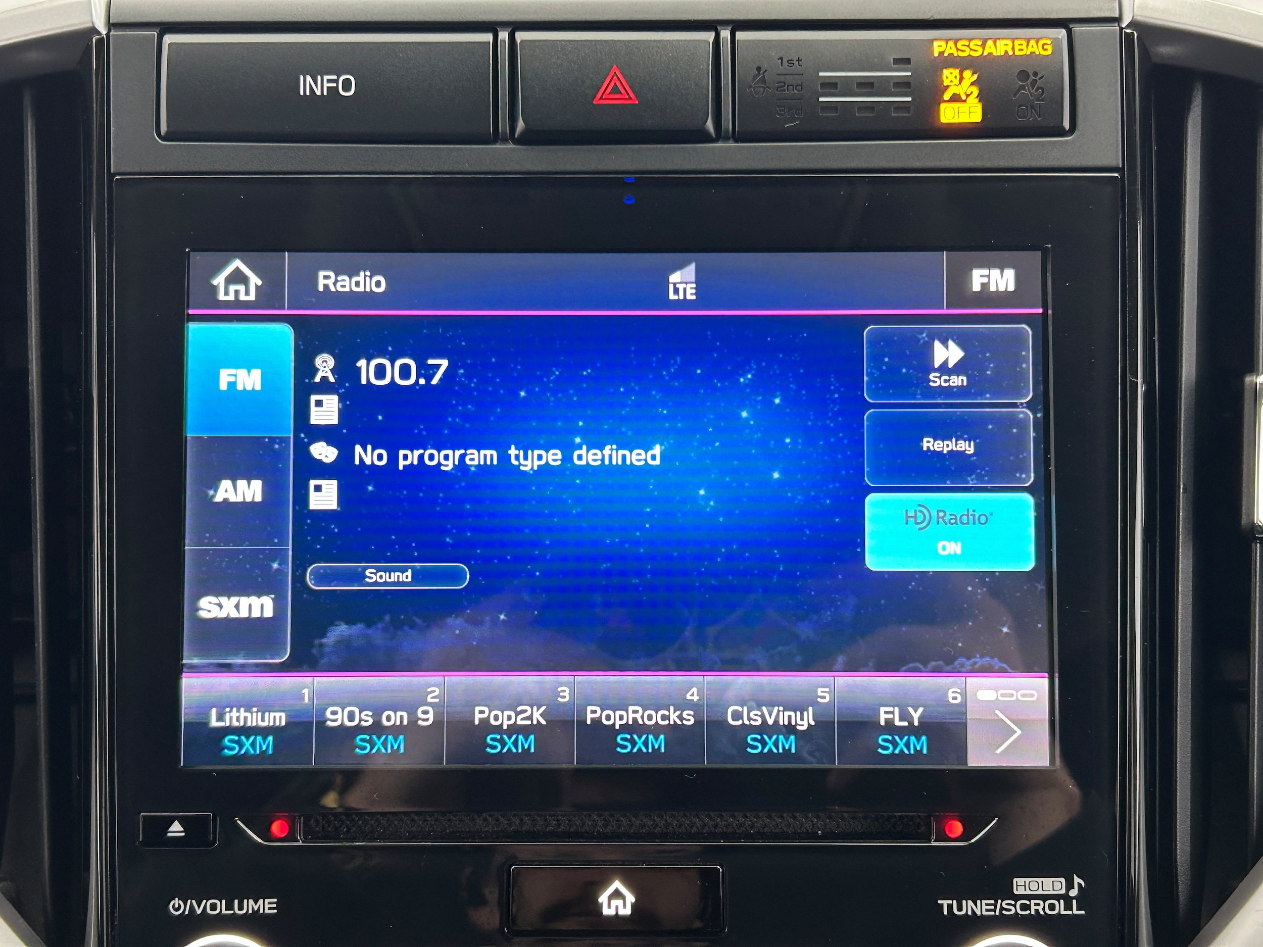 Used 2021 Subaru Ascent Premium w/ Convenience Package AWD/4WD image 5