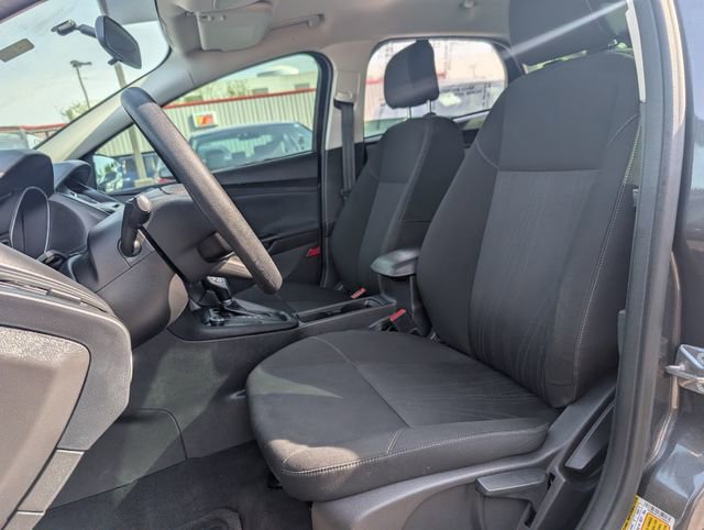 Used 2015 Ford Focus SE FWD image 7