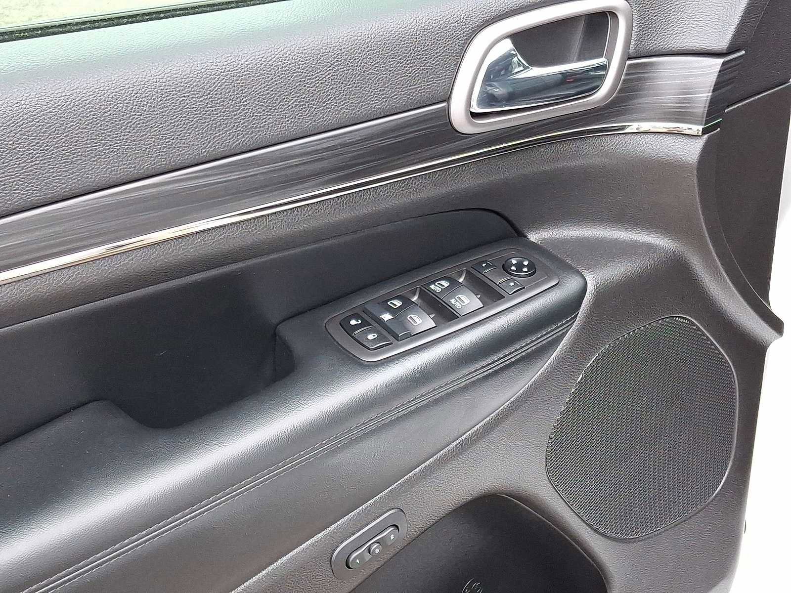 Used 2021 Jeep Grand Cherokee Limited X image 30