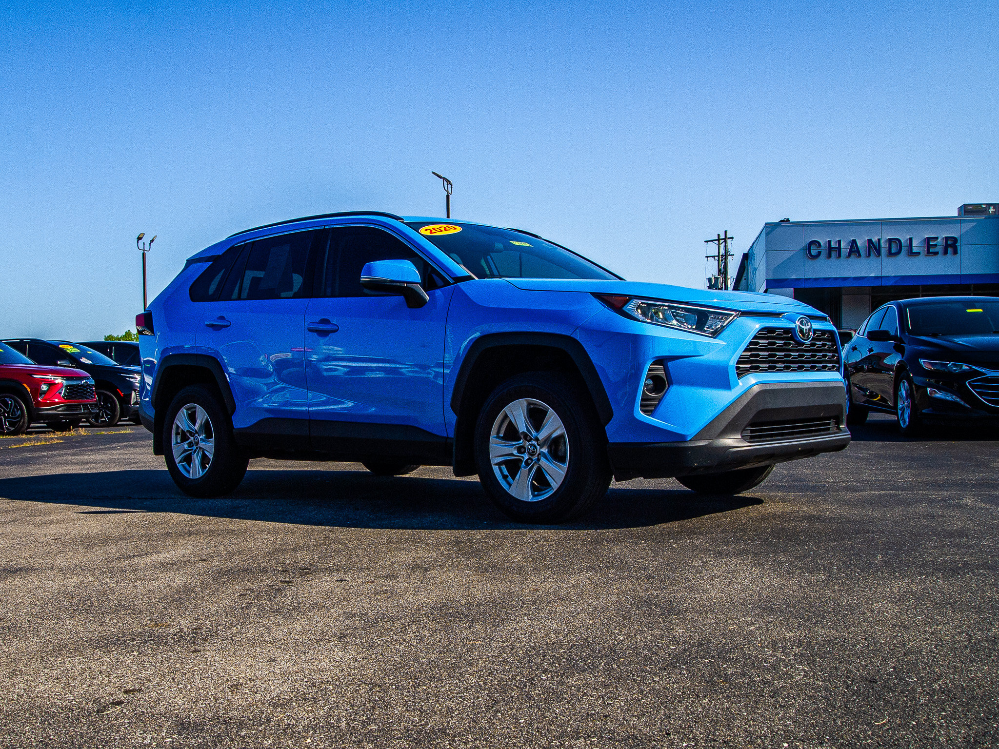 Used 2020 Toyota RAV4 XLE w/ XLE Grade Weather Package AWD/4WD image 9