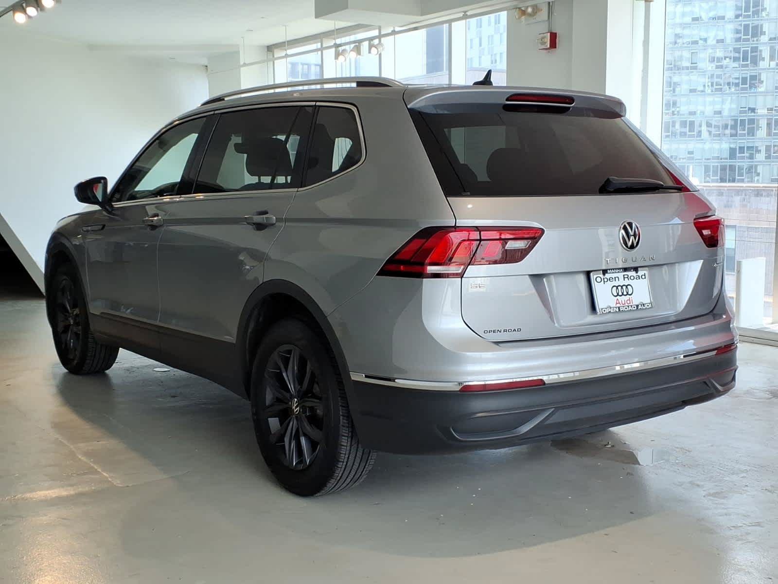 Used 2022 Volkswagen Tiguan SE AWD/4WD image 6