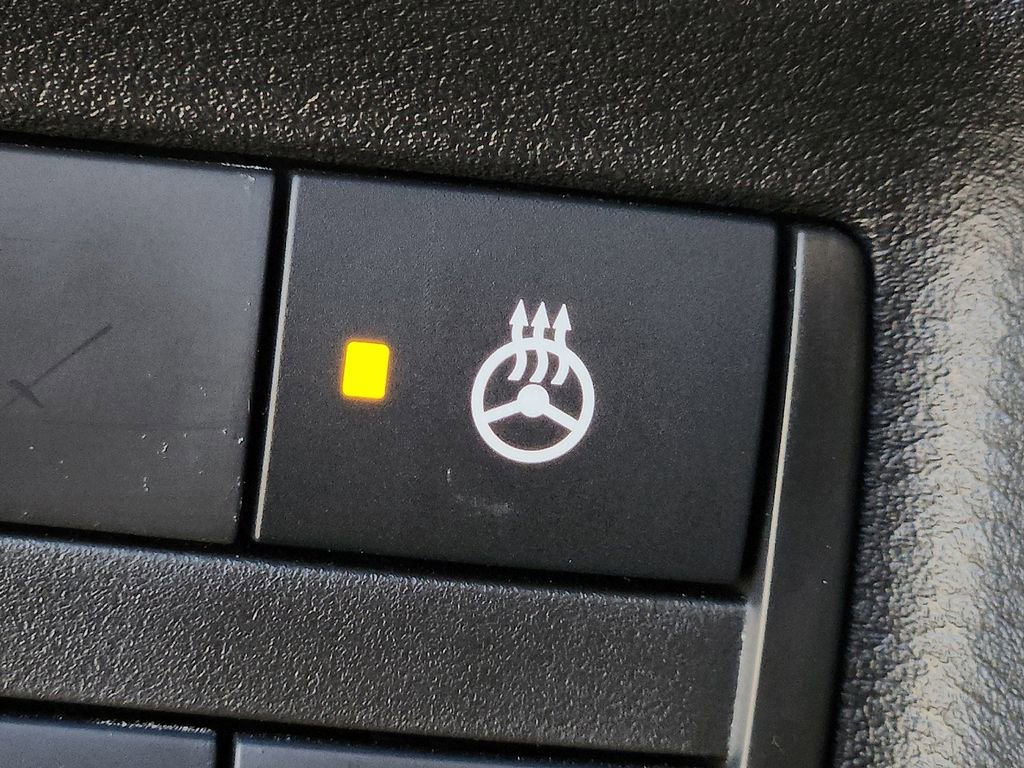 Certified 2024 Nissan Kicks SR w/ SR Premium Package image 25