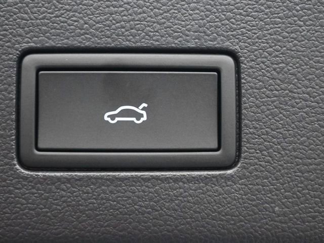 New 2026 Volkswagen Atlas Cross Sport SE image 14