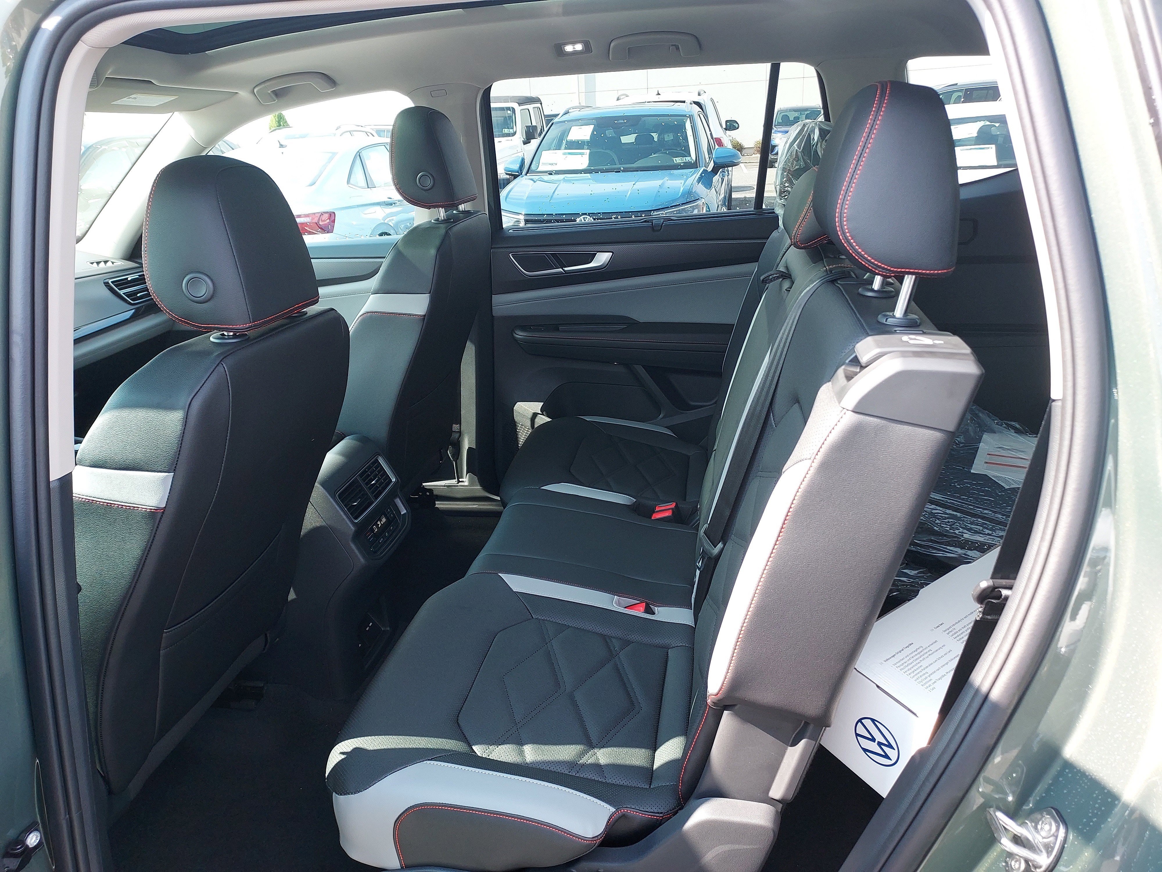 New 2026 Volkswagen Atlas Peak Edition image 15