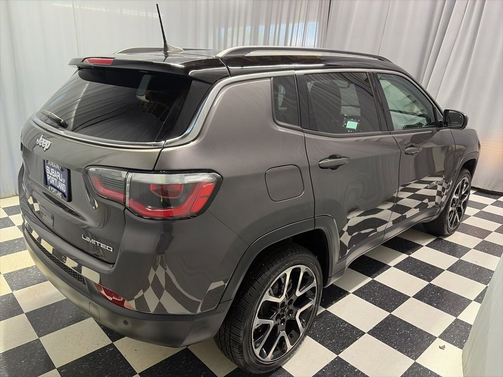 Used 2017 Jeep Compass Limited AWD/4WD image 4