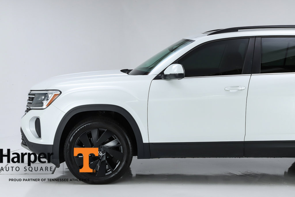 Used 2026 Volkswagen Atlas SE w/ Panoramic Sunroof Package AWD/4WD image 3