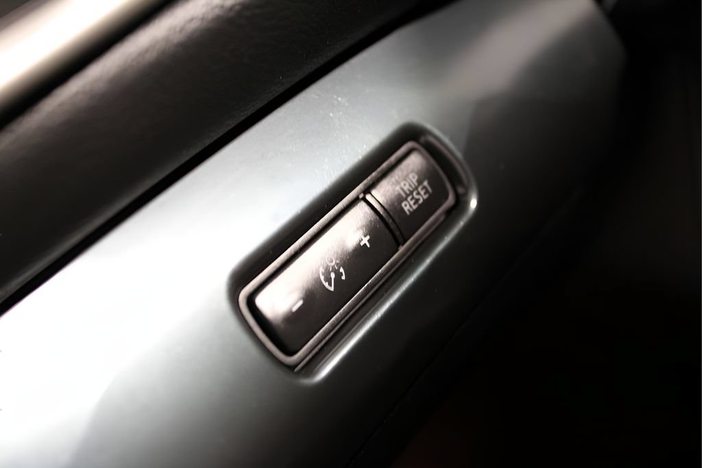 Used 2021 Nissan Maxima SR w/ Sport Mat Group FWD image 11