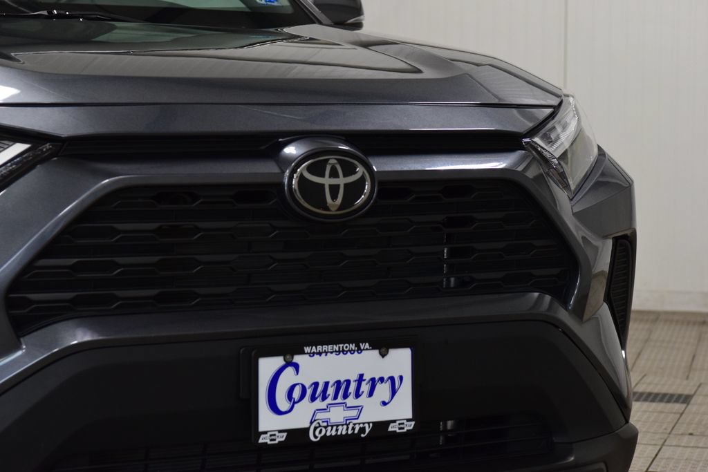 Used 2022 Toyota RAV4 XLE FWD image 11