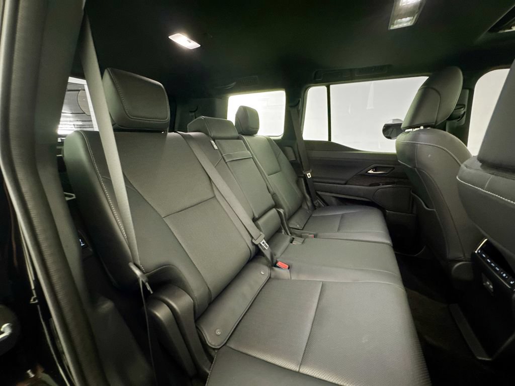 Used 2025 Lexus GX 550 w/ Cold Area Package AWD/4WD image 27