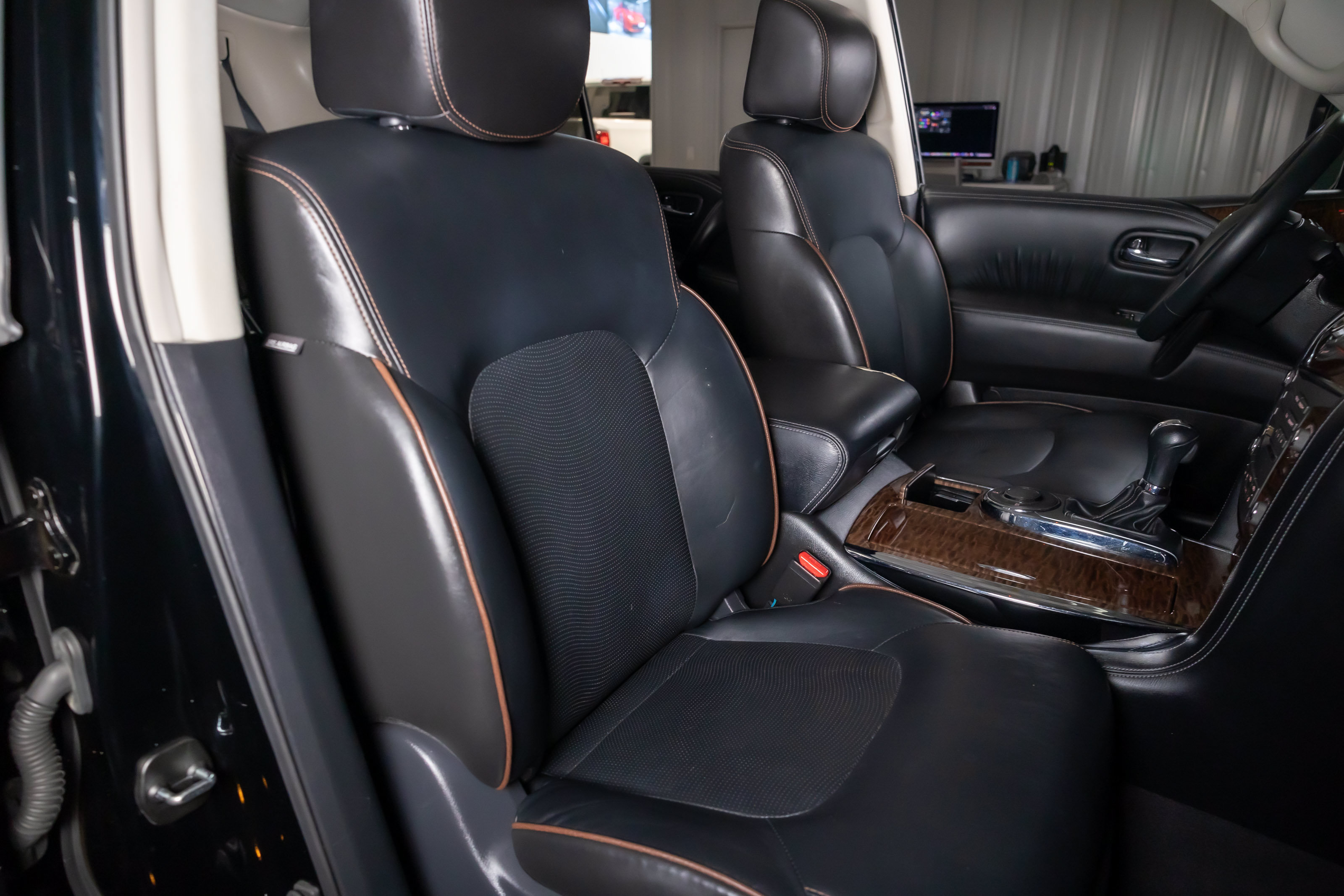 Used 2018 Nissan Armada Platinum w/ Captain Seat Package RWD image 16