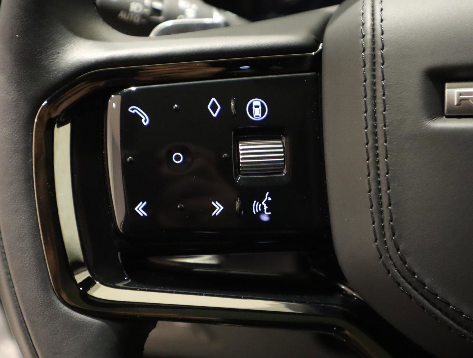 Used 2026 Land Rover Range Rover Velar Dynamic SE image 29