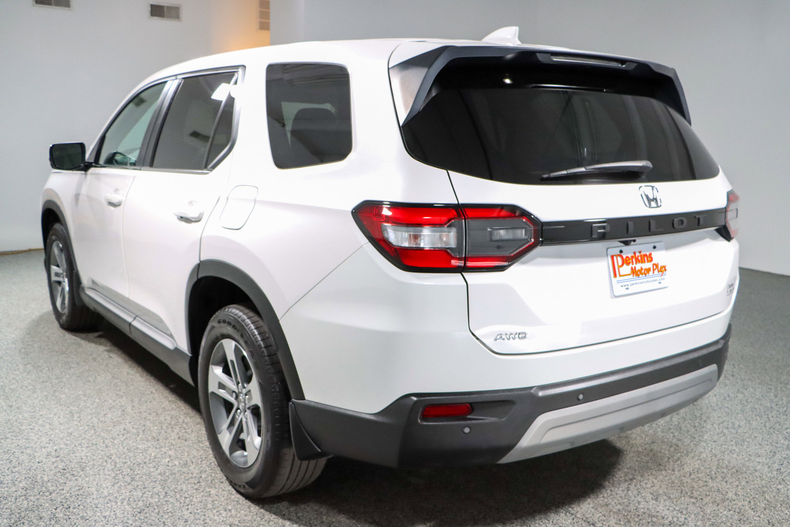 Used 2024 Honda Pilot EX-L image 9