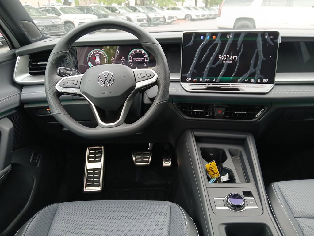 New 2026 Volkswagen Tiguan SE R-Line AWD/4WD image 13