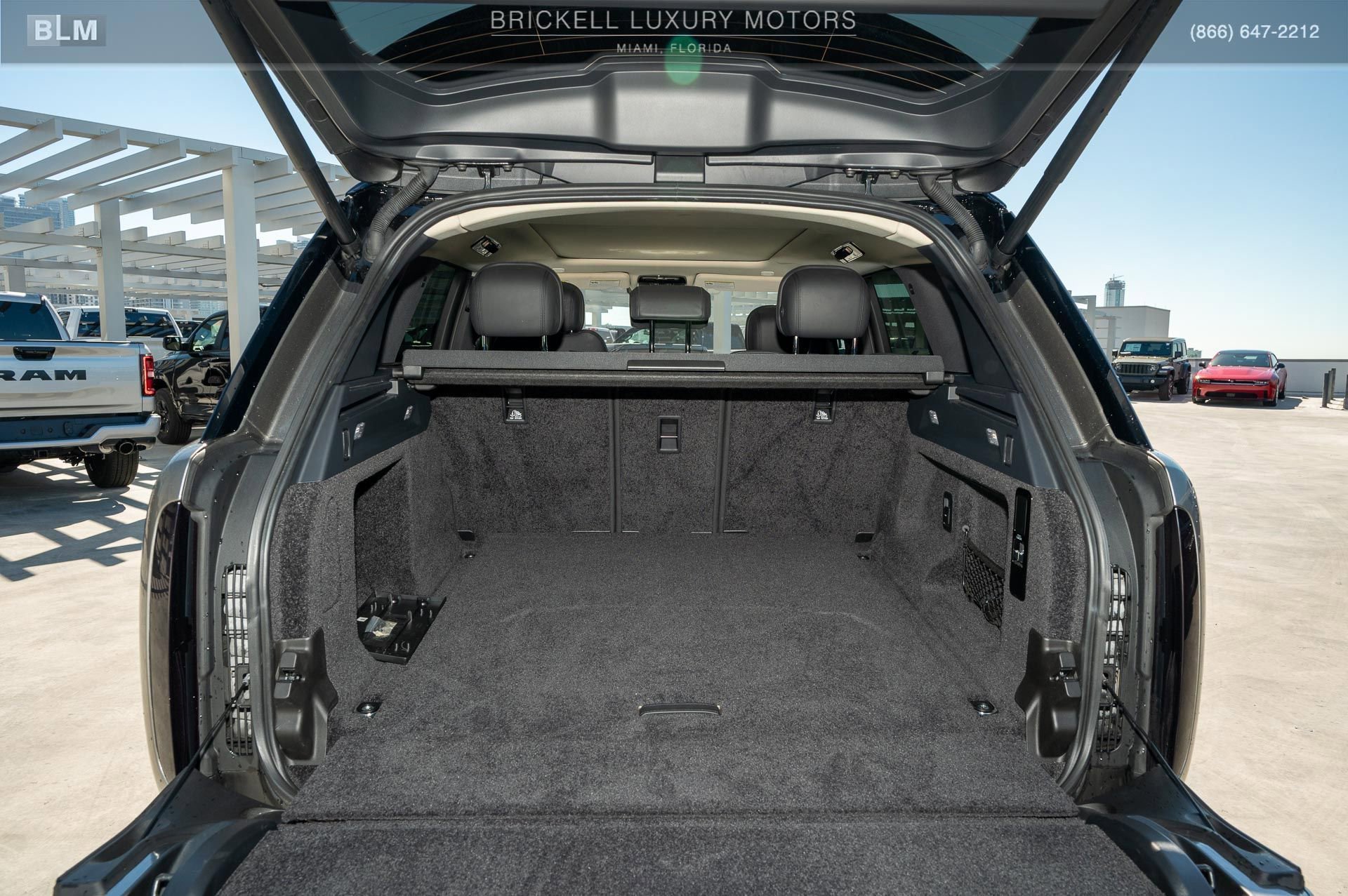 Used 2023 Land Rover Range Rover SE image 16