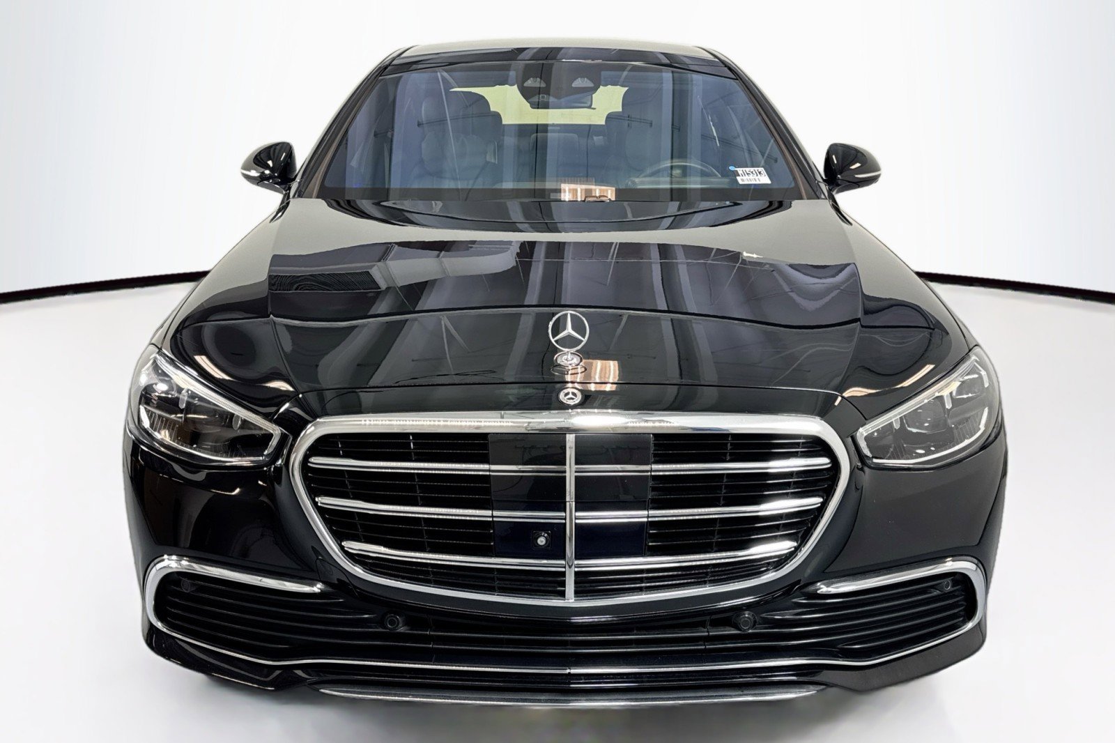 Used 2023 Mercedes-Benz S 500 4MATIC image 2