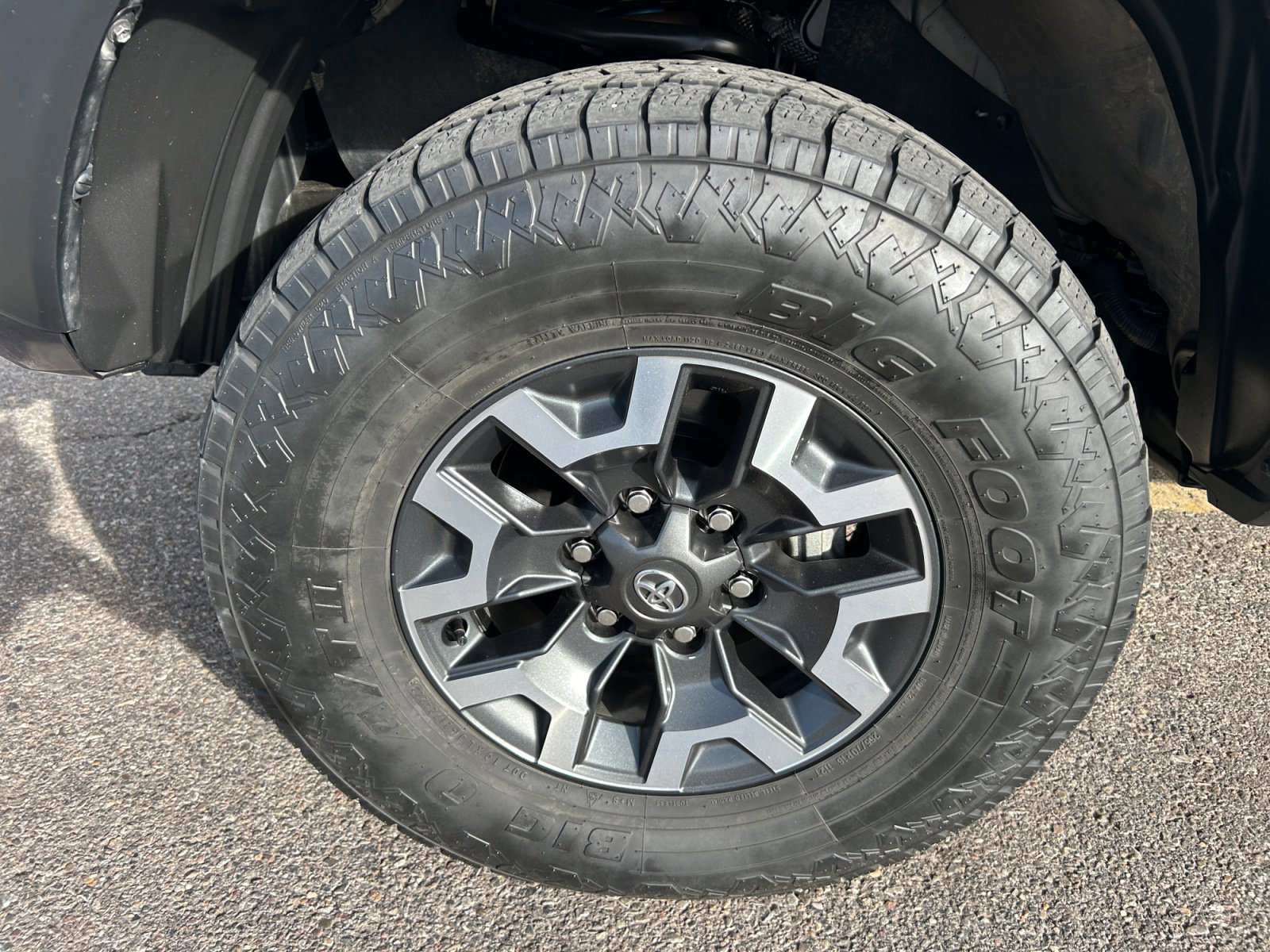 Used 2022 Toyota Tacoma TRD Off-Road w/ Technology Package image 12