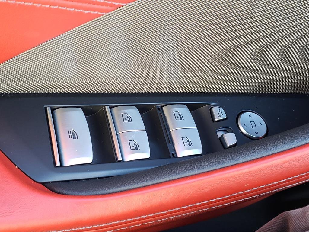 Used 2023 BMW 840i Convertible w/ M Sport Professional Package image 31